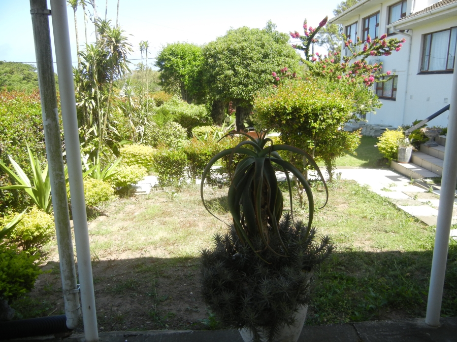 9 Bedroom Property for Sale in Sunnyridge Eastern Cape